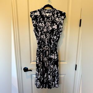 Feminine A-Line dress with gathered waist and belt. Size 12 L
